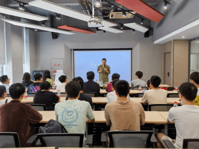 我院本科生走進(jìn)北京大學(xué)重慶大數(shù)據(jù)研究院開展實(shí)習(xí)實(shí)訓(xùn)，深耕人工智能理論與算法軟件開發(fā)